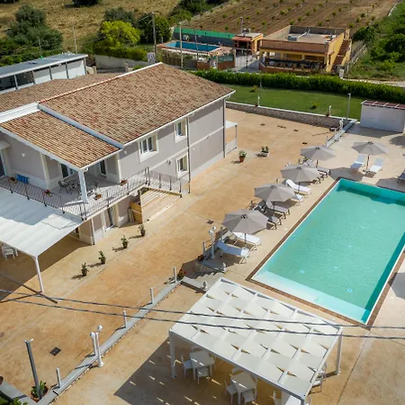 Tramonto Ibleo Bed & Breakfast 4*