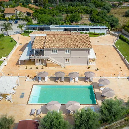 Bed & Breakfast Tramonto Ibleo 4*