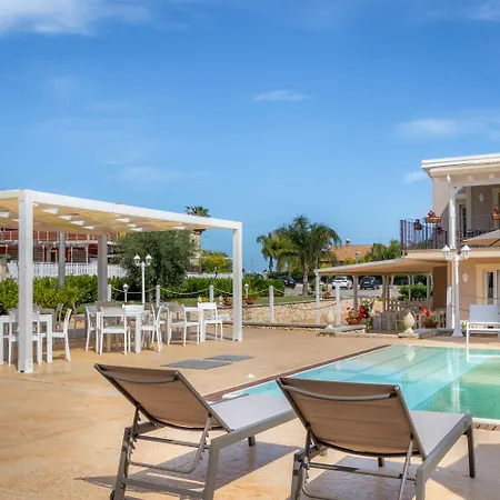 Bed & Breakfast Tramonto Ibleo 4*